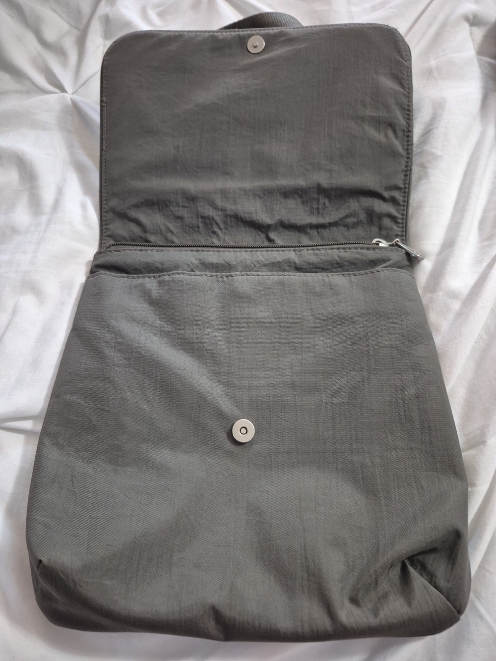 Baggallini Olive/Grey Crossbody Bag - Picture 3 of 6
